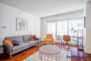 Le Mille Neuf Apartments Modern Comfort in Downtown Montreal - Image 2