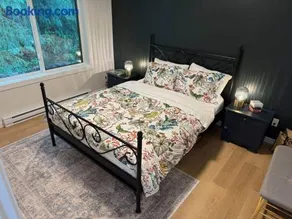 Island Coastal Retreat - Image 2