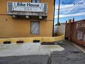 BIKE HOUSE "beach" - Image 2