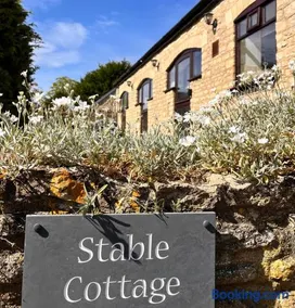 Stable Cottage, Oxfordshire - Image 1