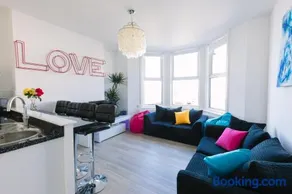 Sea View Sanctuary Apartment! - Image 1