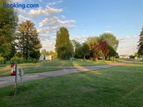 Camping l'Île d'Amour, Pont-sur-Yonne, Bourgogne - Image 3