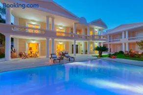 The Painters Luxurious villa - Image 1