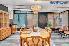 4 Bedroom House Near Bristol Center - Image 4