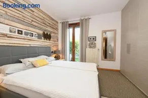 Martin apartment with pool & terrace near center salò & lake Garda - Image 3