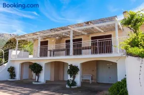 Maison Vue Mer à Lumio avec Terrasse et Jardin Clos - Image 1