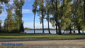 Lakefront House 25 minutes from downtown Ottawa-Gatineau - Image 3