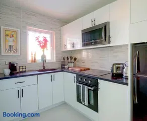 Lovely Apartment with 24h security - walking distance to beach, downtown, shops and restaurants - Image 2