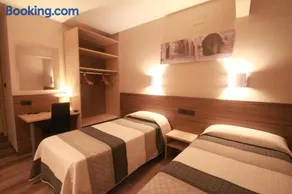 Hotel, H de l'Anton - Image 2