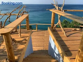 House with balcony on the sea - Image 1