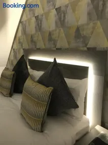 Sunset Studio Apartments - Image 2