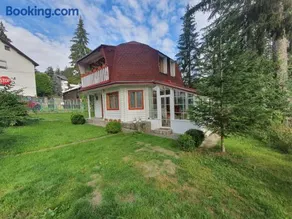 VillaRonda numai în intregime, max 5 persoane, min 4 zile, 130 mp bine incalziti, 3 dormitoare, sufragerie, bucatarie, veranda, terasa, curte cu parcare si grătar, ideala pentru lucru la distanta, insorita, discreta, zona linistita, usor accesibila - Image 1