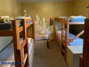 Mountain Shadow Hostel - Image 2