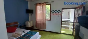 Hosteria El Jardin de Playas - Image 5