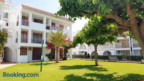 Romana Blue PET FRIENDLY Albert Villas - Image 2
