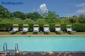 Villa Gioli, Historic Tuscan Villa with Pool & Private Park - Image 2