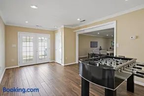 Entertaining 5 Bedrooms Luxury DC Vibe - Image 4