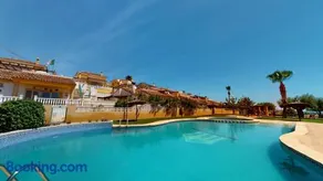 Immaculate Villa with sea views! - Image 2