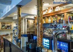 The Groves Inn - Image 2