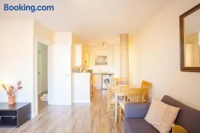 Stylish Merchant City Flat - Image 4