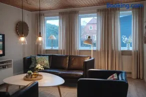 Havhuset I Øster Hurup - i byen, ved stranden - Image 3
