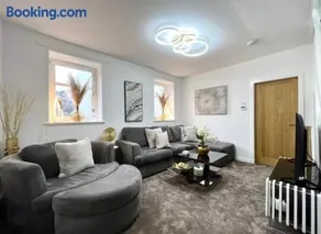 Cosy Hideaway - Image 2