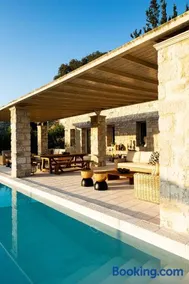 Villa Mantilari Wine Estate 7 Apartments 2 Private Pools 1 Heated Tennis Court Fitness Center - Image 2