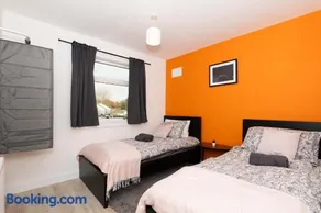 Parking - Wi-Fi -Near Falkirk & Stirling -Sleeps 9 - Image 3