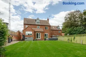5 Bed in Mundesley oc-t26834 - Image 1
