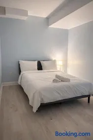 Spacious 6BR Family Home Brampton - Image 2