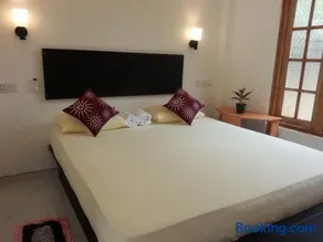 Monara Backpacker Inn Unawatuna - Image 3