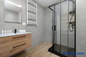 Elegant Apartment in Gliwice with Garden Desk and Parking by Noclegi Renters - Image 1