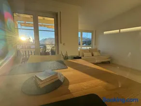 Traumhafte 2-Zimmer-Wohnung am Chiemsee mit Bergblick - Image 2