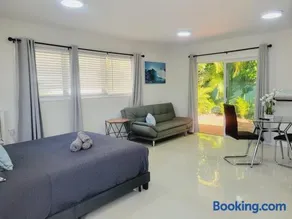 Kevin#B Chic Studio with Patio near Fort Lauderdale Beach - Image 2