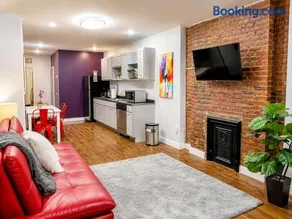 Fabulous 1 bedroom in manhattan - Image 1
