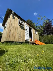 Shepherds Hut - Brecon Beacons - Image 1