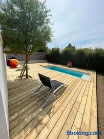 Charmante maison avec piscine chauffée - 2km des plages - Image 1