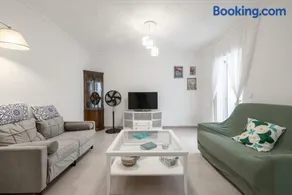 Appartement de vacances entièrement équipé avec internet haut débit | Vue ville | Avec animaux bienvenus - Image 2