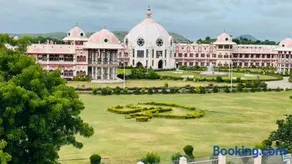 Hotel Sai Palace Inn - Image 1