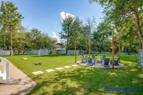 NEW Howdy House, Walk to TSU, Gameroom & Yard - Image 1