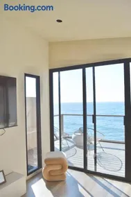 Kasa Dharma an oceanfront House - Image 2