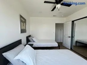ONYX House Sofi - LAX - Image 2