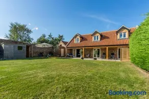 Cliff Farmhouse B&B Suites - Image 3