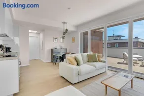 Airy Apartments with Balcony & Garage by NDP rent - Image 2