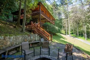 Prime Secluded Location- 5 Mins to State Park, Hot Tub, Dogs Welcome - Image 1
