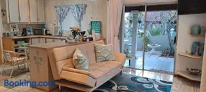 Gabbys Cottage Guesthouse - Image 5