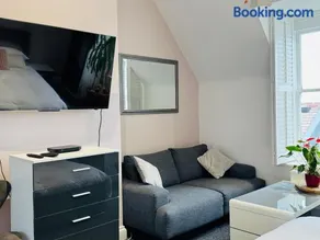 Penthouse Suite, Sea View, Close to Shops, Beach and Train - Image 2