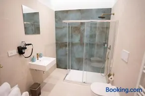 Suite Dreams Luxury - Image 2