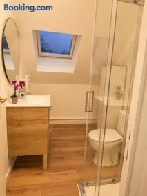 Maison entière - 8 personnes - Jardin - Parking privé -Proche Laval - Image 3