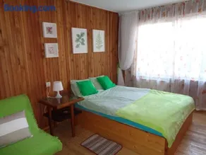 Uroczy Domek Z Ogrodem I Tarasem - Image 1